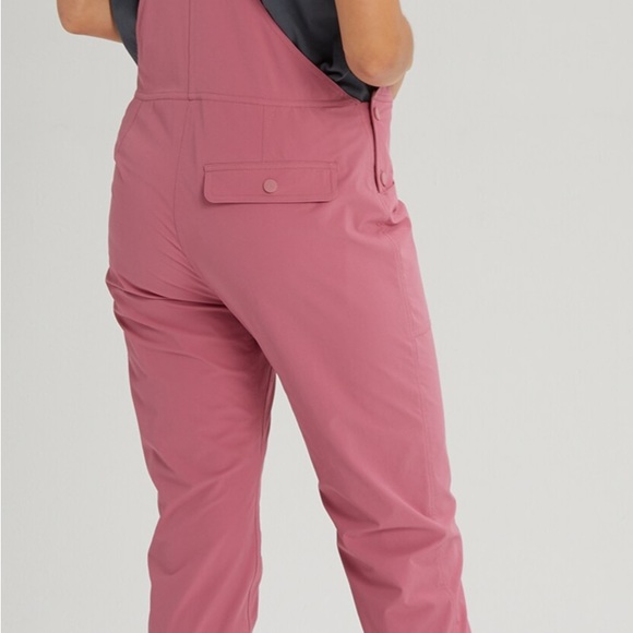 Burton Chaseview overalls in Rosebud color. Size 32. - Picture 3 of 9
